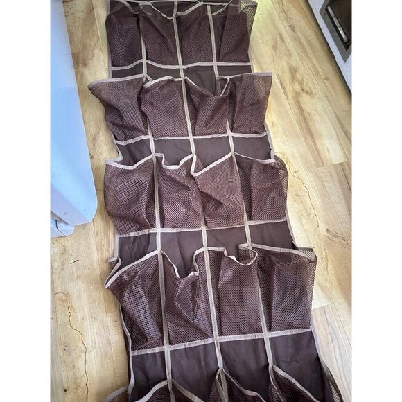 24 piece brown hanging shoe rack - Picture 3 of 9